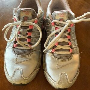 Nike Shox, Silver & Pink Sneakers, 90’s Retro, Woman’s sz 7, RARE